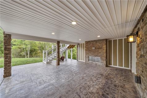 325 Crest Lane Adams Township PA 16046