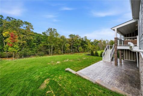 325 Crest Lane Adams Township PA 16046