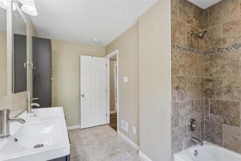 4843 King Road Hampton PA 15101