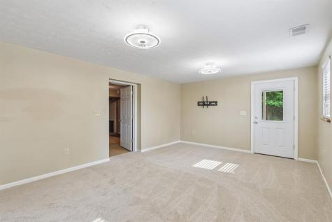 4843 King Road Hampton PA 15101