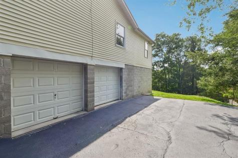 4843 King Road Hampton PA 15101