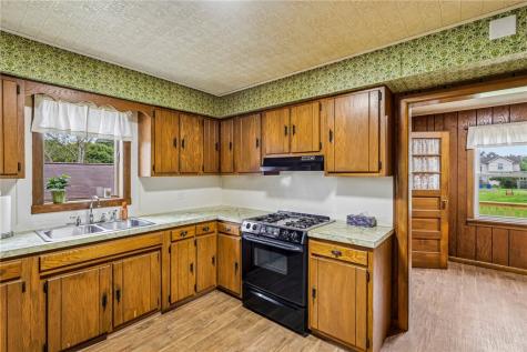 8 E Morehead Avenue Shenango Township PA 16102