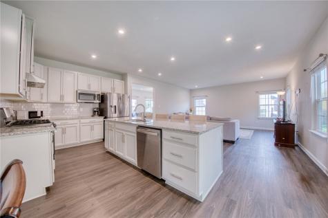 405 Creekside Court North Strabane PA 15330