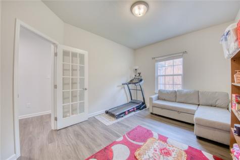 405 Creekside Court North Strabane PA 15330