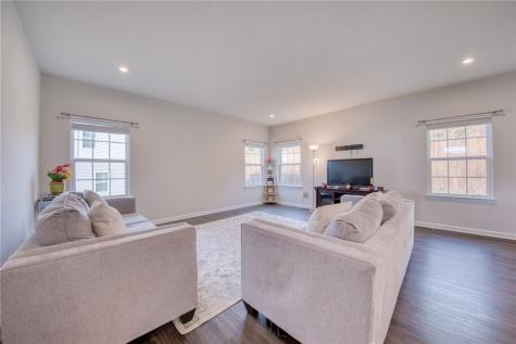 405 Creekside Court North Strabane PA 15330