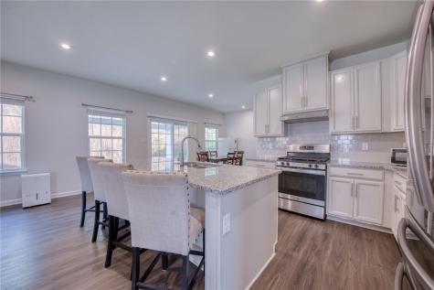 405 Creekside Court North Strabane PA 15330
