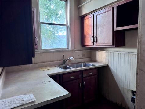 215 S 2nd Street Jeannette PA 15644