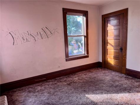 215 S 2nd Street Jeannette PA 15644