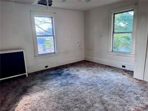 215 S 2nd Street Jeannette PA 15644