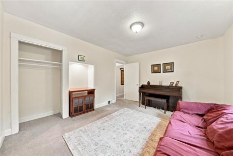 226 Garland Street Edgewood PA 15218