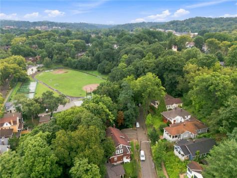 226 Garland Street Edgewood PA 15218
