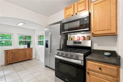 226 Garland Street Edgewood PA 15218