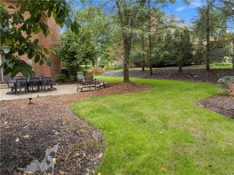 4010 Muirfield Drive Collier Township PA 15142