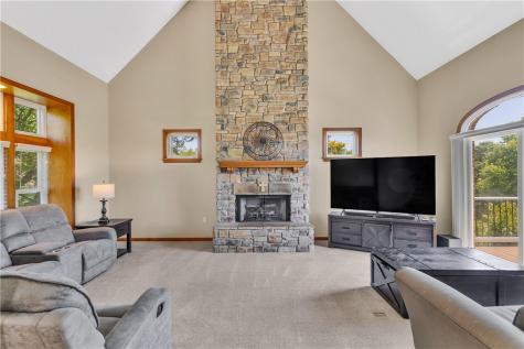 7 Hawthorne Lane Irwin PA 15642