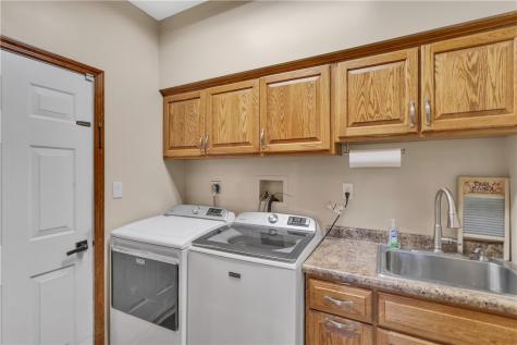 7 Hawthorne Lane Irwin PA 15642