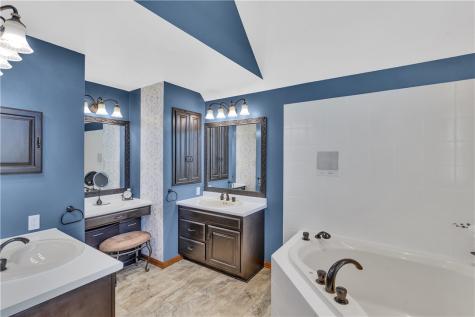 7 Hawthorne Lane Irwin PA 15642
