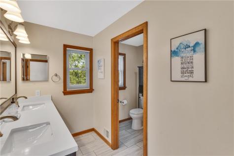 7 Hawthorne Lane Irwin PA 15642