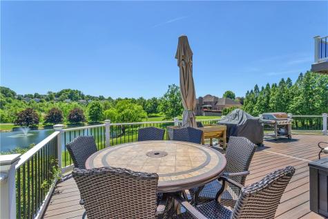 7 Hawthorne Lane Irwin PA 15642