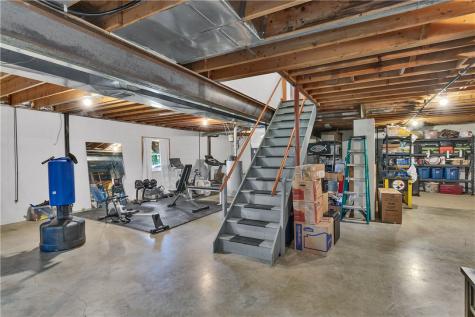 7 Hawthorne Lane Irwin PA 15642