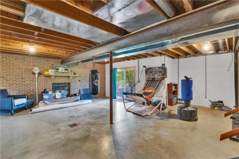 7 Hawthorne Lane Irwin PA 15642