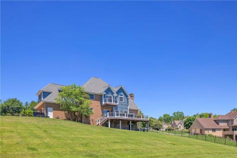7 Hawthorne Lane Irwin PA 15642