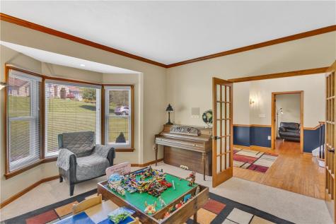7 Hawthorne Lane Irwin PA 15642