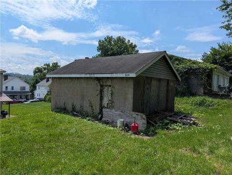 309 1st Street East Bethlehem PA 15368