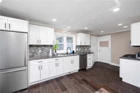 431 Sunset Drive Center Township PA 16001