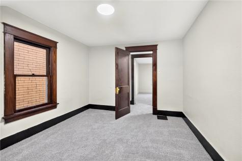 28 Waldorf Street Observatory Hill PA 15214