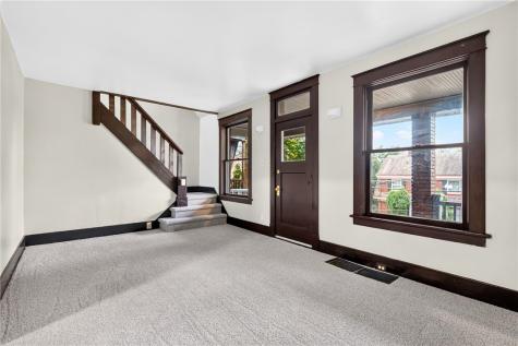 28 Waldorf Street Observatory Hill PA 15214