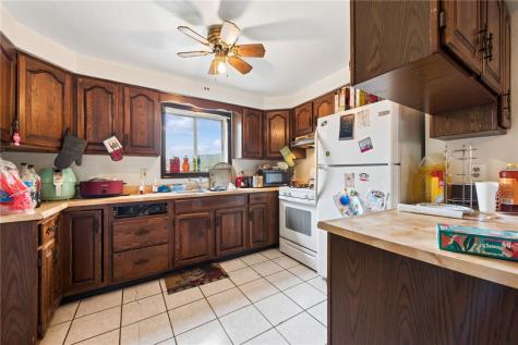 571 3rd Street Pitcairn PA 15140