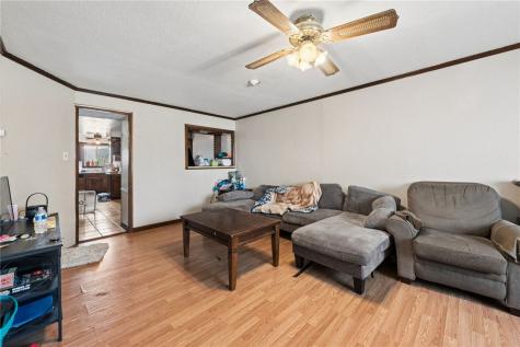571 3rd Street Pitcairn PA 15140