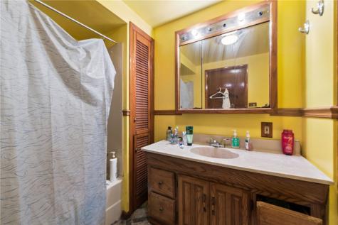571 3rd Street Pitcairn PA 15140