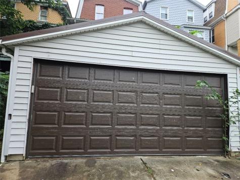 2255 Almont Street Carrick PA 15210