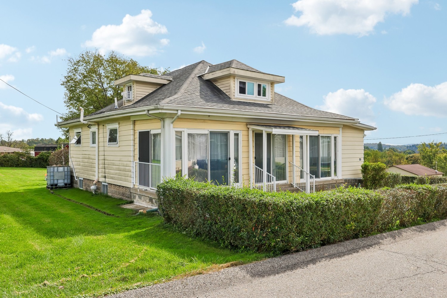 107 Hillview Road Jefferson Hills PA 15025