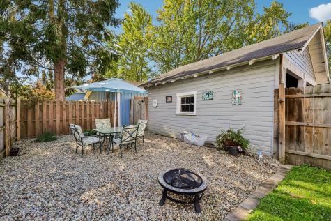 220 E Edgewood Avenue New Castle PA 16105