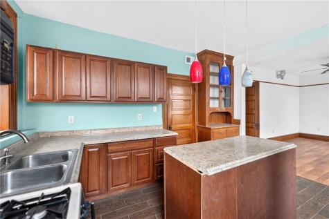4053 Cabinet Street Bloomfield PA 15224