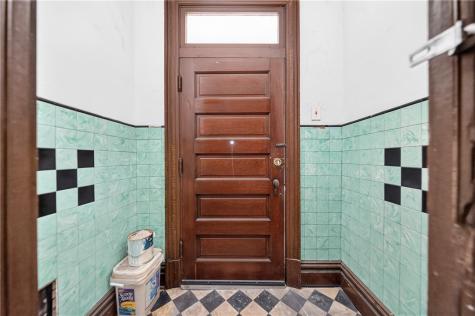 4053 Cabinet Street Bloomfield PA 15224
