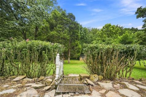 646 Camp Meeting Road Leet Township PA 15143