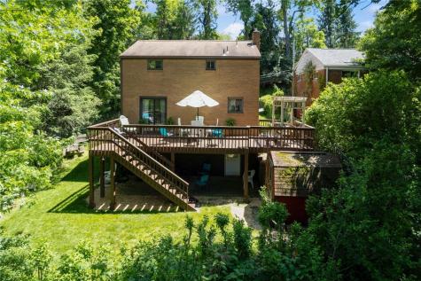 341 E Agnew Avenue Carrick PA 15210