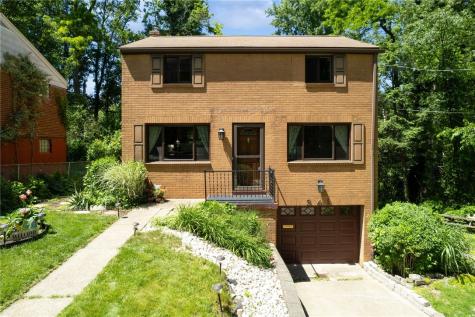 341 E Agnew Avenue Carrick PA 15210