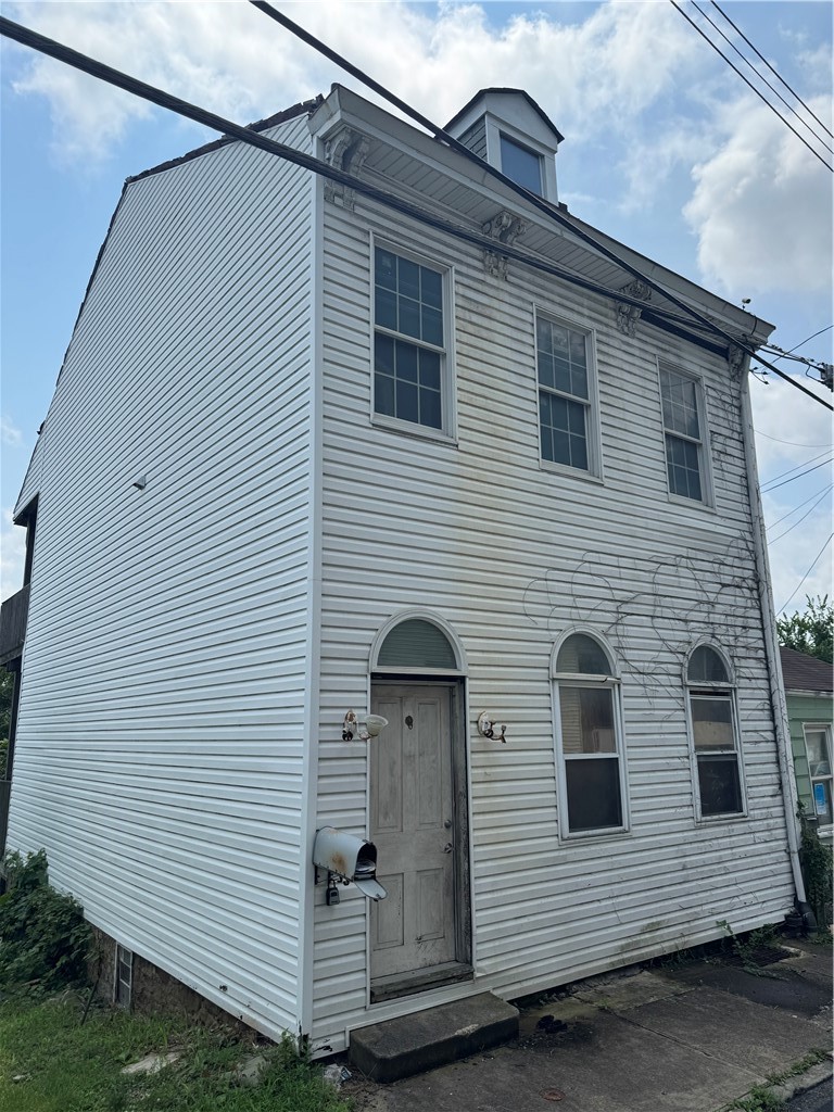 863 Vista Street East Allegheny PA 15212