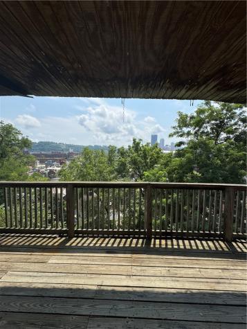 863 Vista Street East Allegheny PA 15212