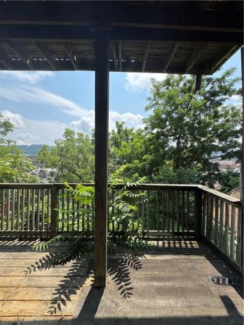 863 Vista Street East Allegheny PA 15212