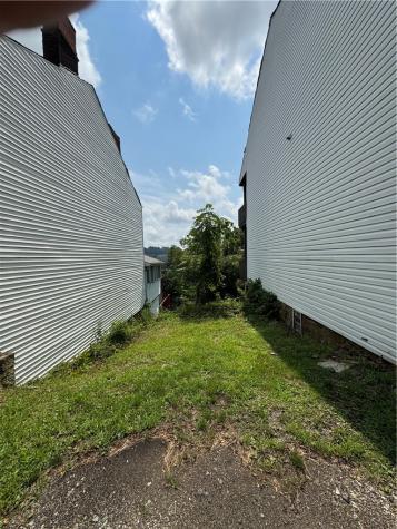 863 Vista Street East Allegheny PA 15212