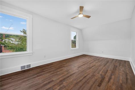 1427 Duss Avenue Ambridge PA 15003