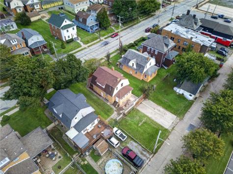 1427 Duss Avenue Ambridge PA 15003