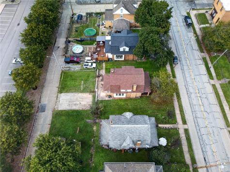 1427 Duss Avenue Ambridge PA 15003