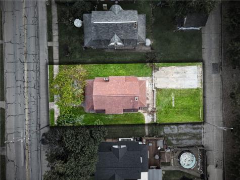 1427 Duss Avenue Ambridge PA 15003