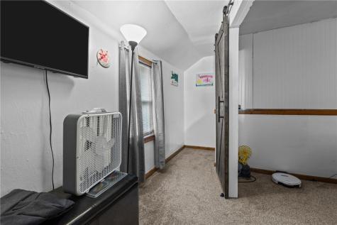 152 N Haft Street Houston PA 15342
